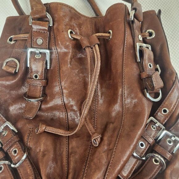 MICHAEL KORS Milo Distressed Leather Large Bucket Handbag Purse Tote - Picture 9 of 13